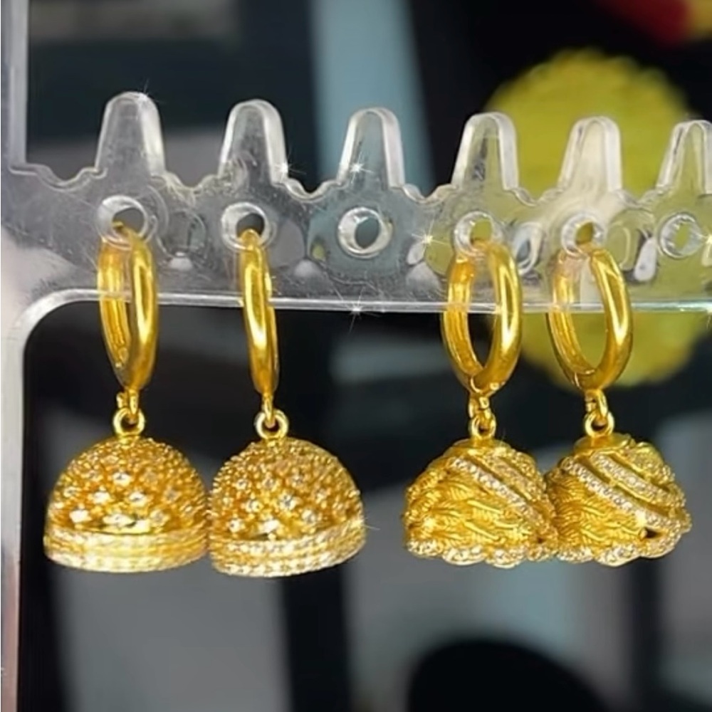 2 pairs Elegant Gold Hoop Earrings